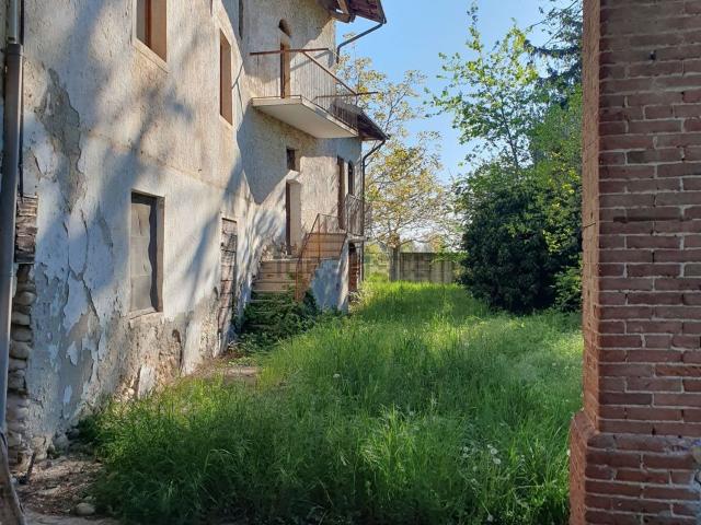Rustici e casali in vendita di 640 m²
