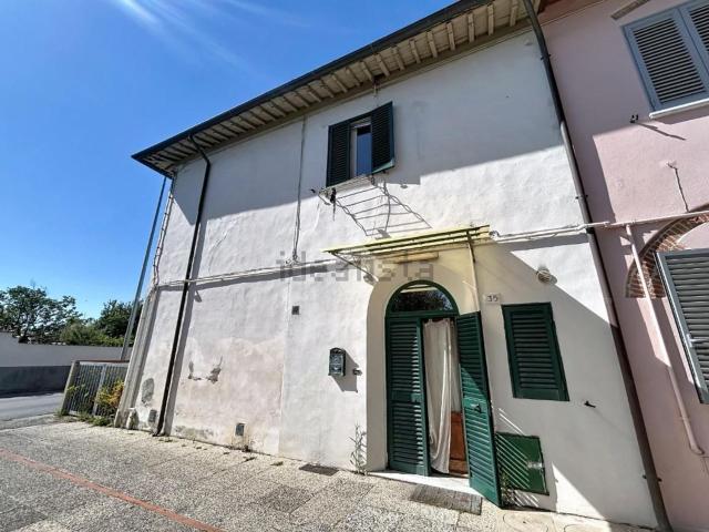 Rustici e casali in vendita di 64 m² in Via dell&apos Arginone, 35