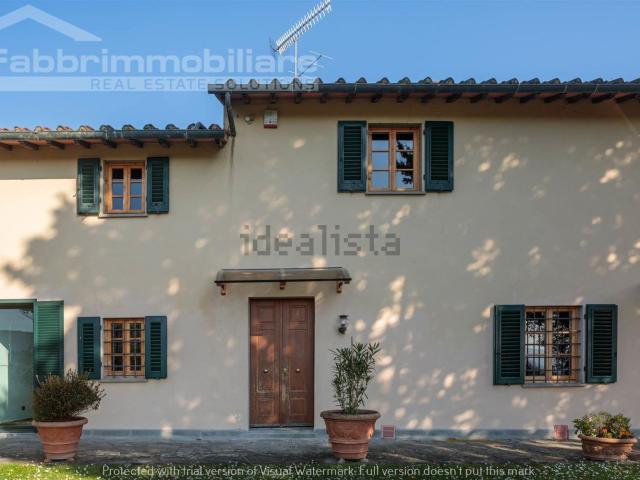 Rustici e casali in vendita di 655 m²