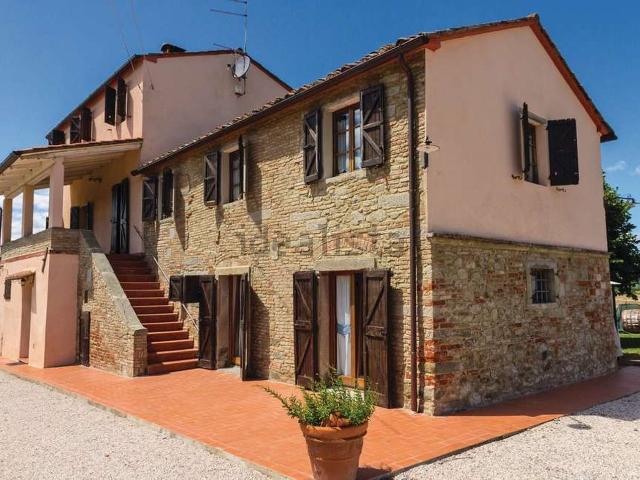 Rustici e casali in vendita di 650 m² in Località Montecchio del Loto