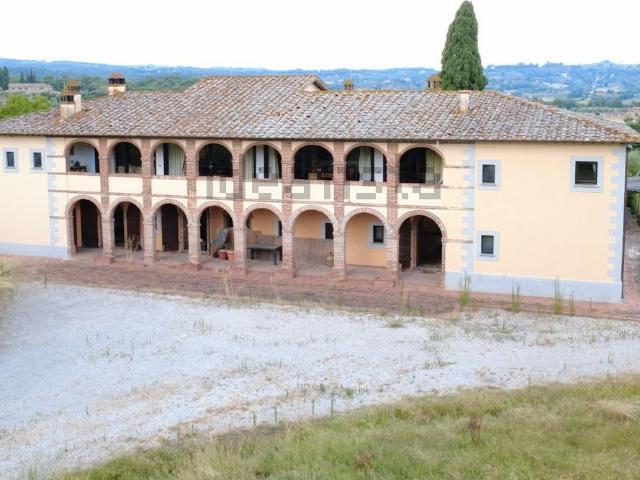 Rustici e casali in vendita di 650 m² in Strada Vicinale di val di molino