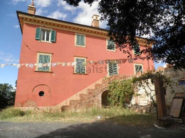 Rustici e casali in vendita di 650 m² in Via del Commercio