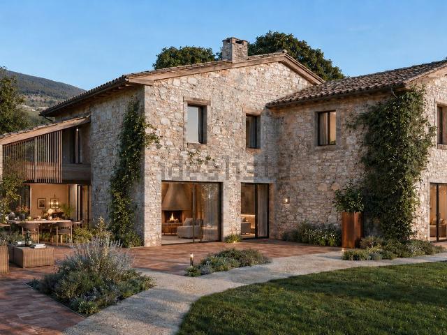 Rustici e casali in vendita di 650 m² in Via Tre Ponti, 17