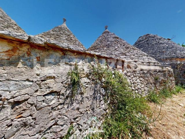Rustici e casali in vendita di 651 m² in Strada Comunale Foggia di Totaro