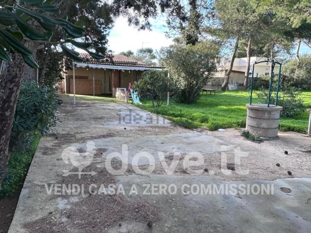 Rustici e casali in vendita di 652 m² in Viale delle Tessitrici