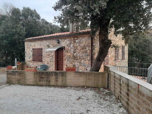 Rustici e casali in vendita di 65 m² in Via del Commercio