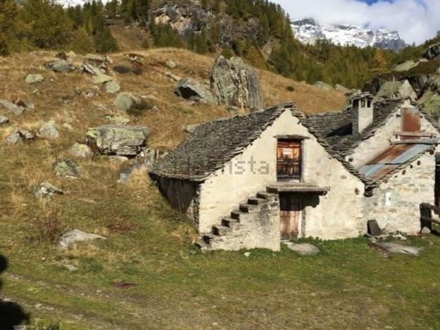 Rustici e casali in vendita di 65 m² in Strada Senza Nome