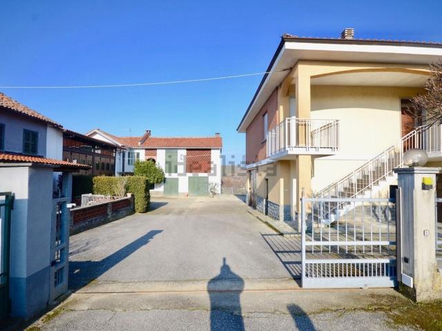 Rustici e casali in vendita di 664 m² in Piazza Caracco