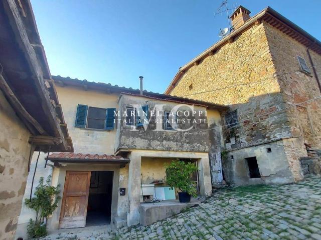 Rustici e casali in vendita di 669 m² in Via Giuseppe Garibaldi, 2
