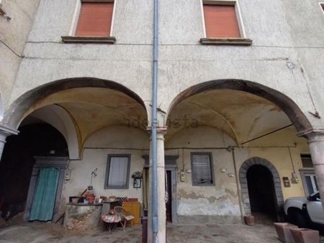 Rustici e casali in vendita di 660 m²