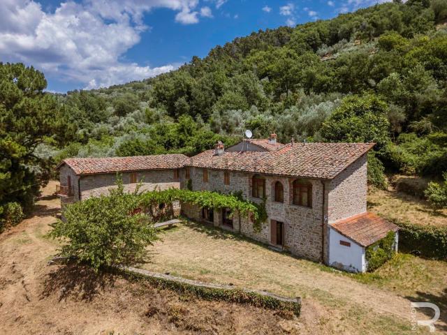 Rustici e casali in vendita di 660 m² in Strada provinciale 1 Setteponti
