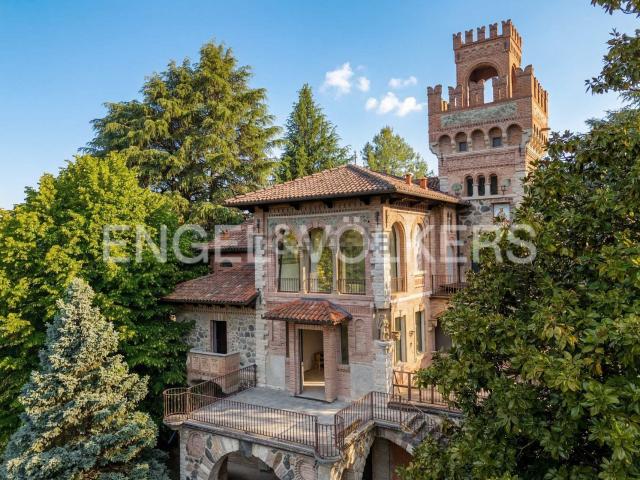 Rustici e casali in vendita di 678 m² in Via del Soprano