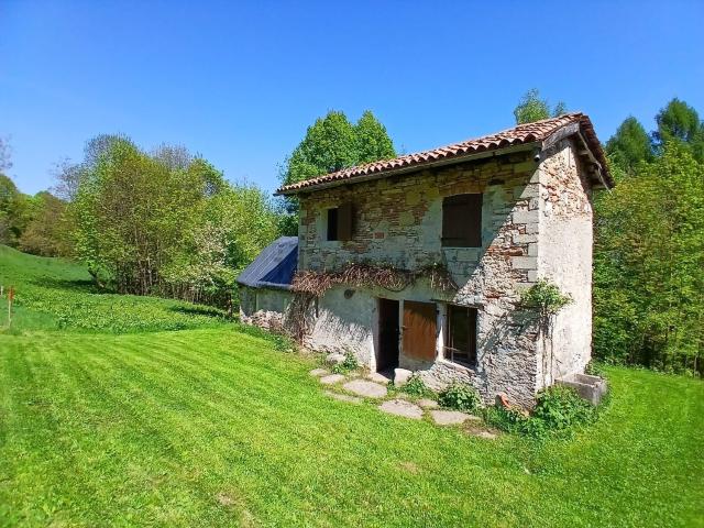 Rustici e casali in vendita di 67 m² in Località Boz