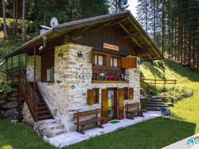 Rustici e casali in vendita di 67 m² in Località Lozen