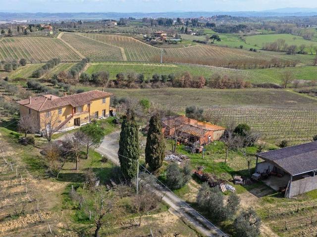 Rustici e casali in vendita di 684 m²