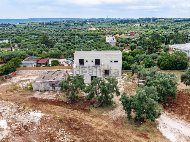 Rustici e casali in vendita di 688 m² in Contrada Petrarolo, 19