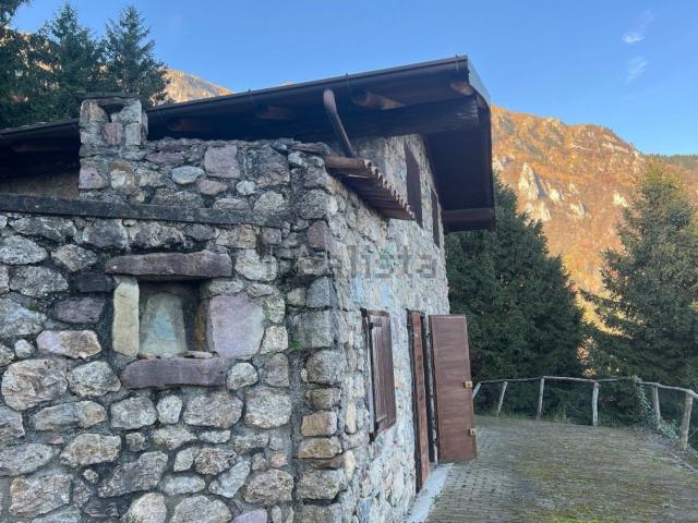 Rustici e casali in vendita di 68 m² in Località Anfurro