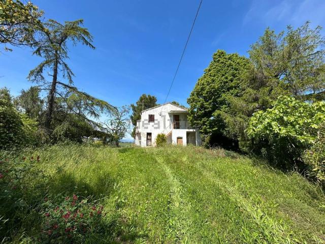 Rustici e casali in vendita di 69 m² in Contrada Collevecchio