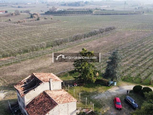Rustici e casali in vendita di 70000 m² in Via Bellavista