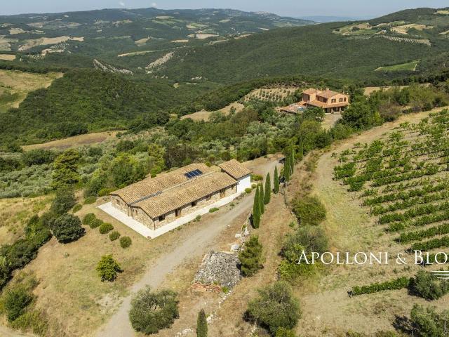 Rustici e casali in vendita di 700 m² in Strada Provinciale del Monte Amiata