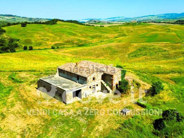 Rustici e casali in vendita di 700 m² in Strada Provinciale 53