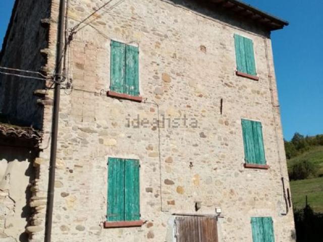 Rustici e casali in vendita di 700 m² in Via Castiglione