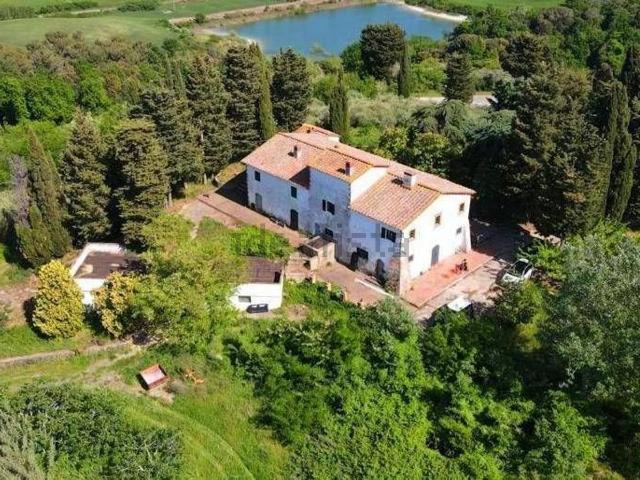 Rustici e casali in vendita di 700 m² in Via della Valle Benedetta