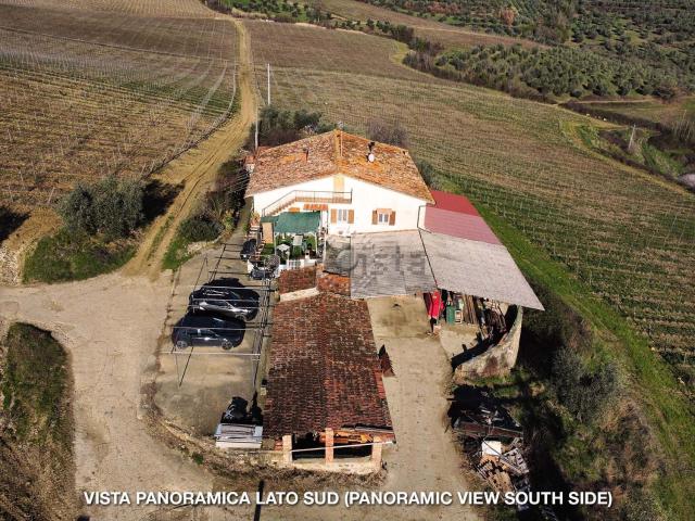 Rustici e casali in vendita di 700 m² in Via di Doccia