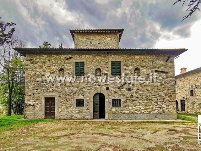 Rustici e casali in vendita di 700 m² in Via Unità d&apos Italia