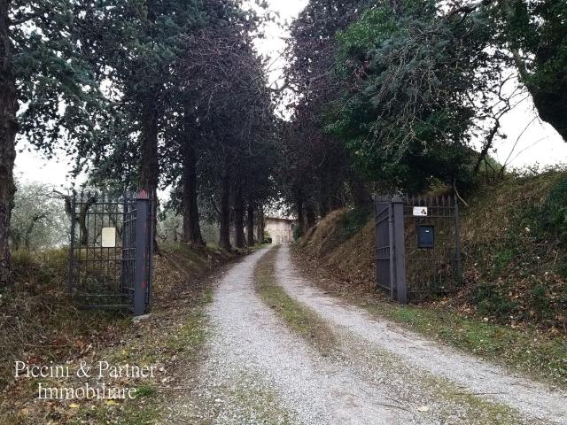 Rustici e casali in vendita di 700 m² in Vicolo della Montagna, 9