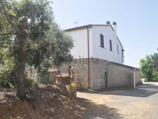 Rustici e casali in vendita di 70 m² in Via della Repubblica