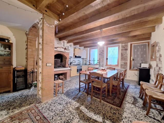 Rustici e casali in vendita di 70 m² in Via Monte