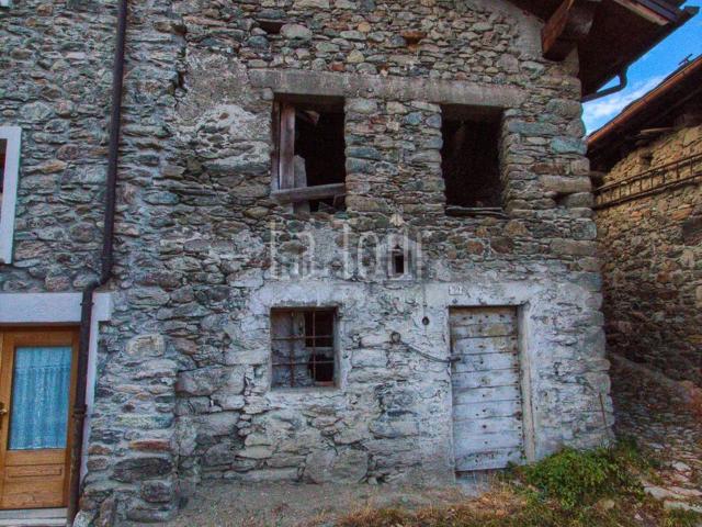 Rustici e casali in vendita di 70 m² in Località Prarayer, 57
