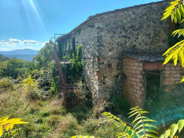 Rustici e casali in vendita di 725 m² in Strada Provinciale 32