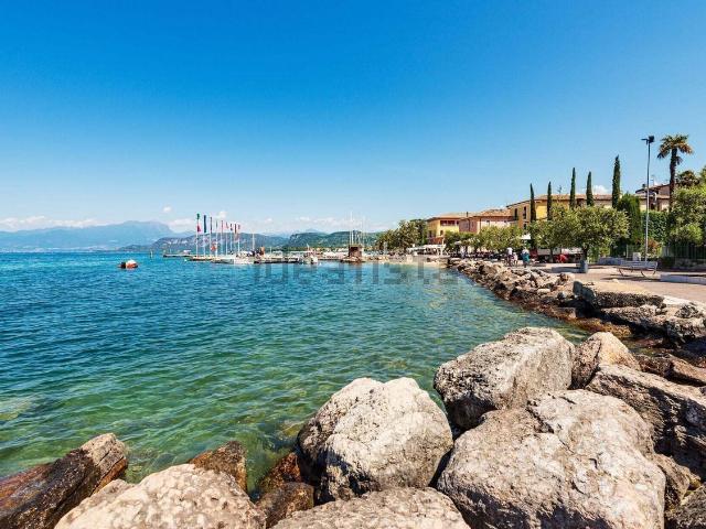 Rustici e casali in vendita di 720 m²