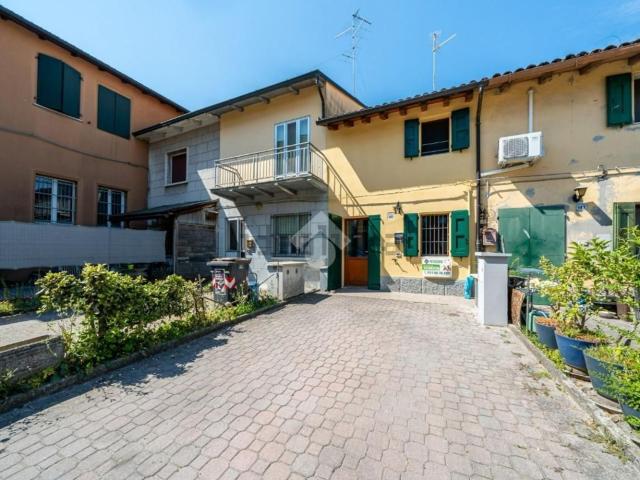 Rustici e casali in vendita di 72 m² in Via Roma, 141
