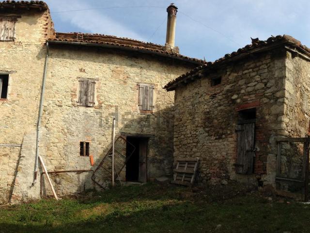 Rustici e casali in vendita di 756 m²