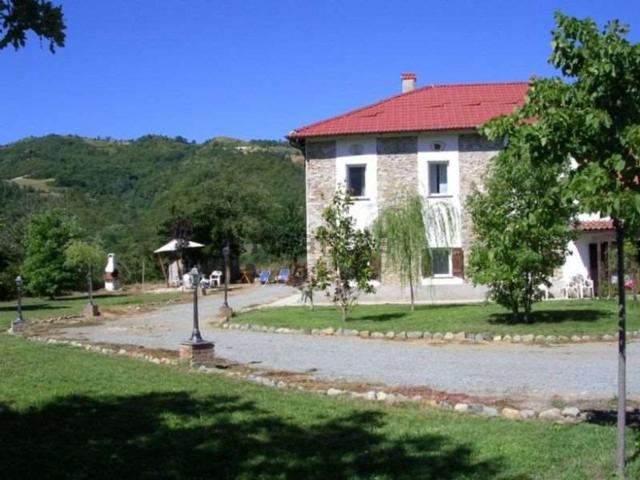 Rustici e casali in vendita di 750 m²