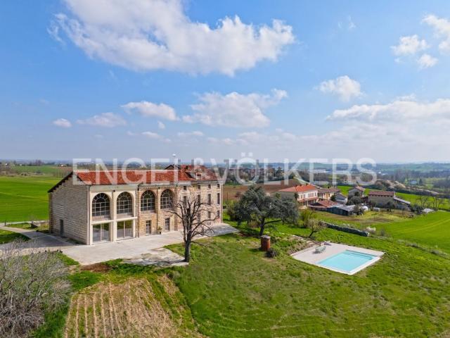 Rustici e casali in vendita di 750 m² in Strada Gabannone