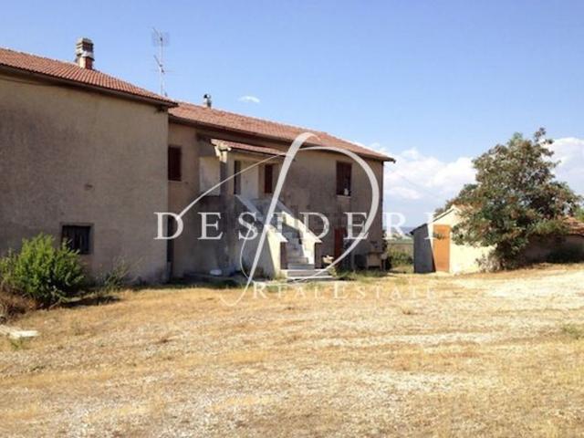 Rustici e casali in vendita di 750 m² in Strada Provinciale 159