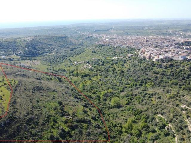 Rustici e casali in vendita di 750 m² in Via Meti