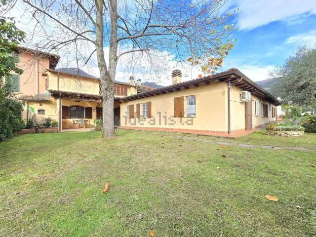 Rustici e casali in vendita di 147 m²