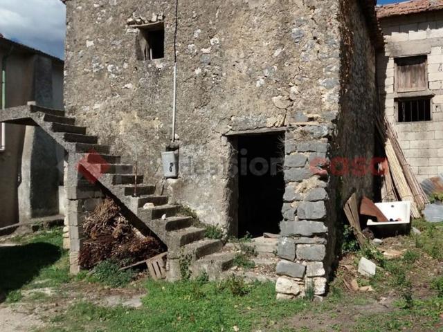 Rustici e casali in vendita di 75 m² in Via Casale Basso, 1