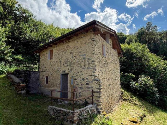 Rustici e casali in vendita di 75 m²