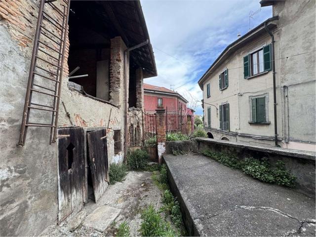 Rustici e casali in vendita di 75 m² in Via Dante, 3