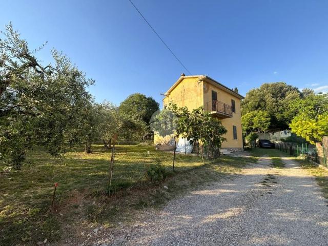 Rustici e casali in vendita di 75 m² in Via del Pozzo Saraceno, 38