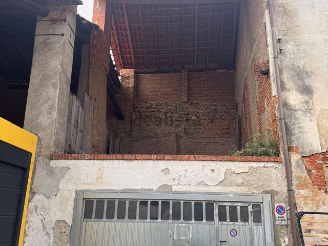 Rustici e casali in vendita di 75 m² in Via Tornielli, 25