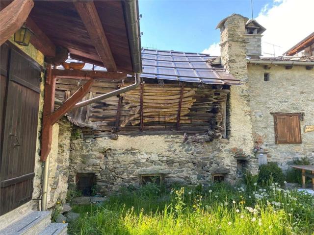 Rustici e casali in vendita di 75 m² in Frazione Fenilliaz