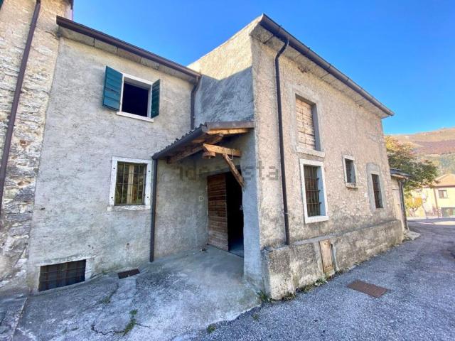 Rustici e casali in vendita di 75 m² in Località Coltri