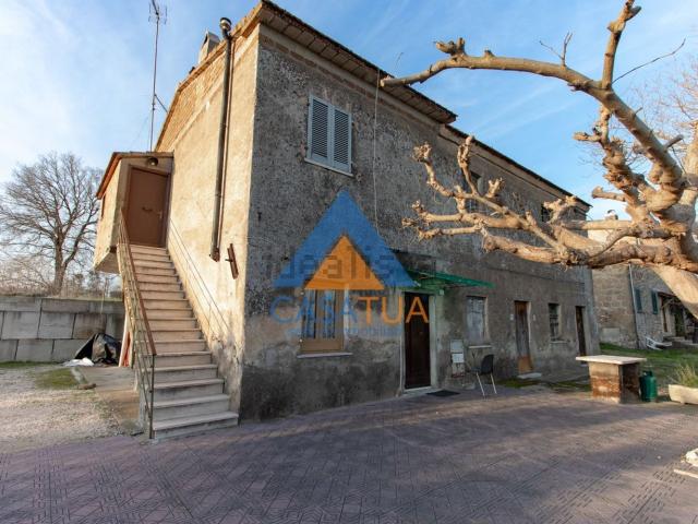 Rustici e casali in vendita di 75 m² in Strada della Piantata